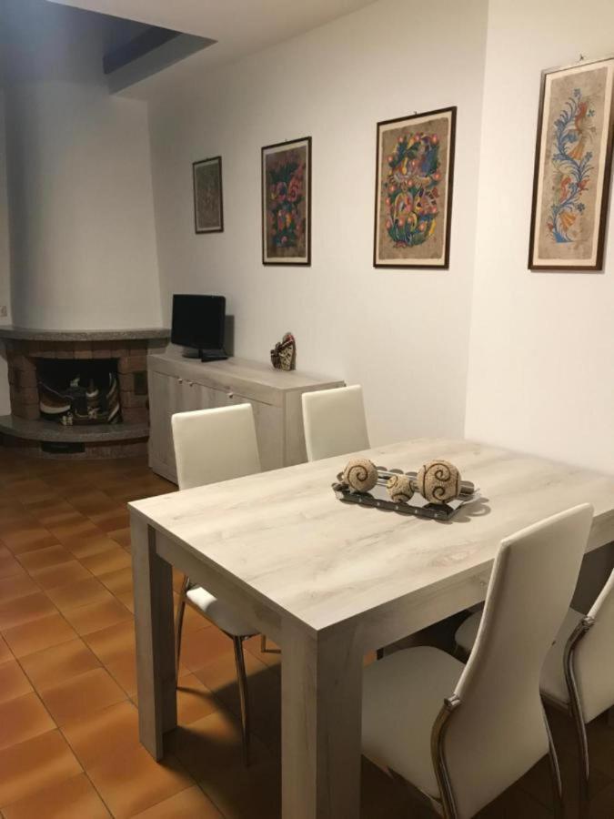 Casa Chia Lago Maggiore Laveno Buitenkant foto